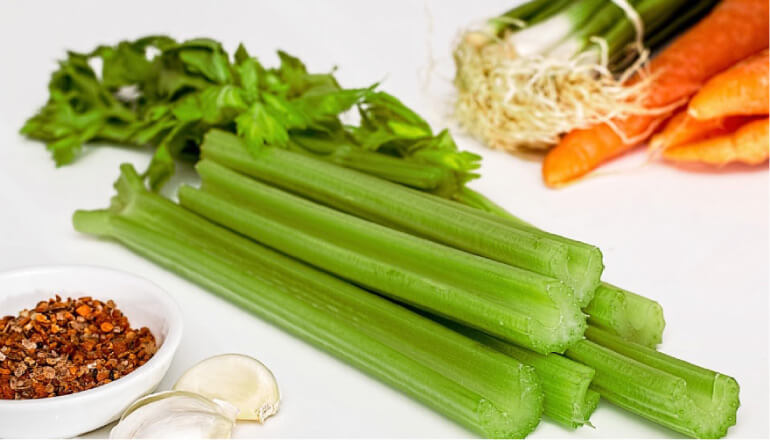celery and carrots for good lunchbox snacks for health teeth